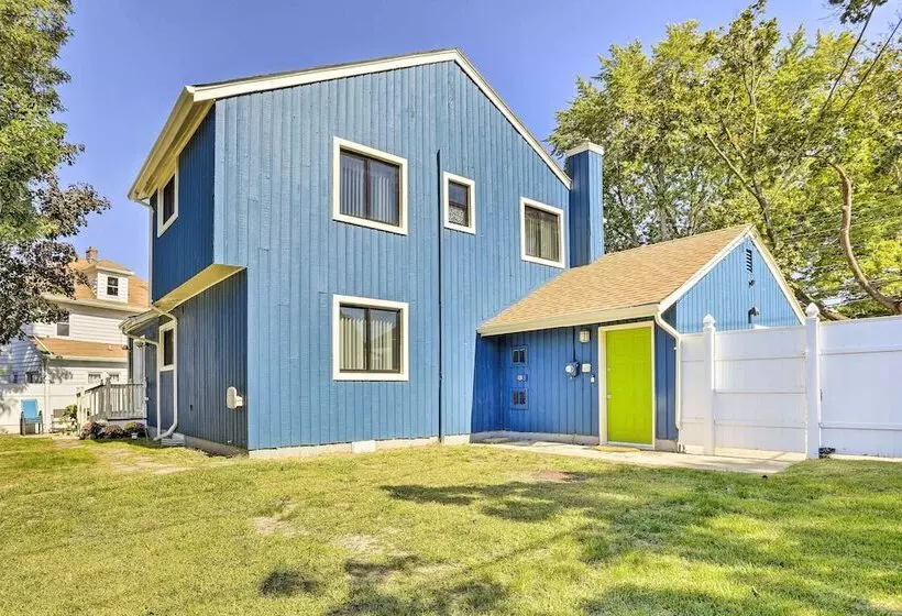 Vibrant Teaneck Home ~ 12 Mi To Manhattan!