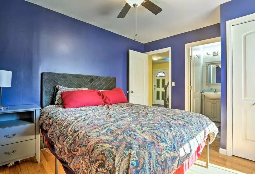 Vibrant Teaneck Home ~ 12 Mi To Manhattan!