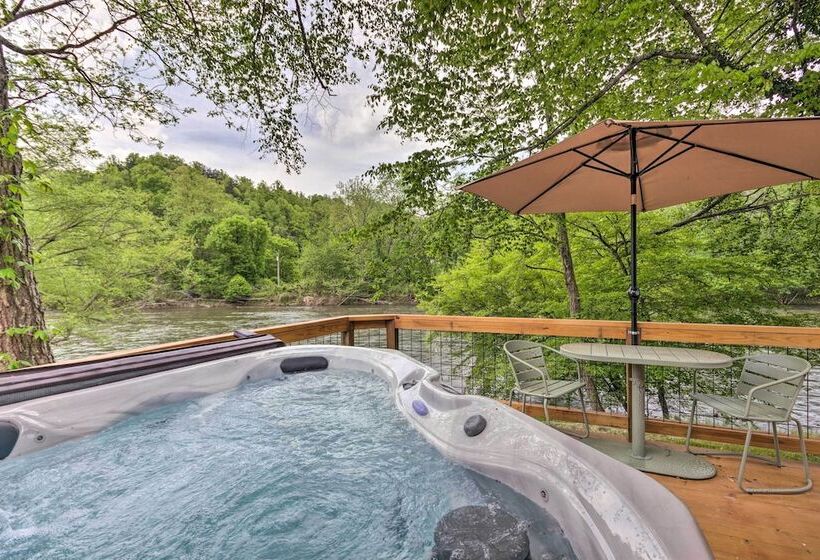 Waterfront Cabin W/ Hot Tub On Tuckasegee River!