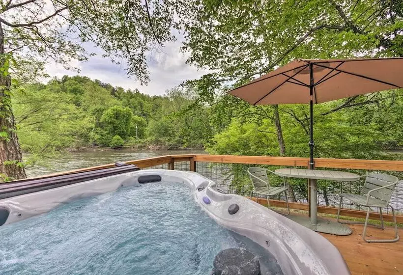 Waterfront Cabin W/ Hot Tub On Tuckasegee River!