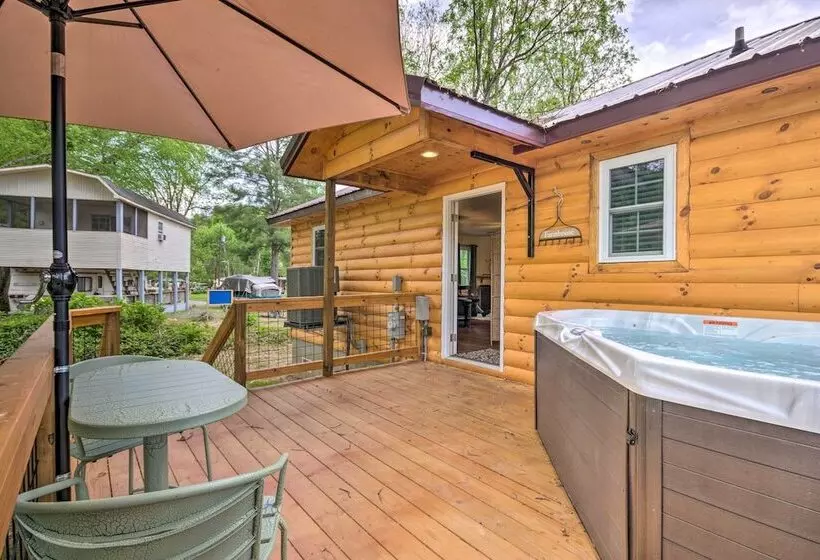 Waterfront Cabin W/ Hot Tub On Tuckasegee River!
