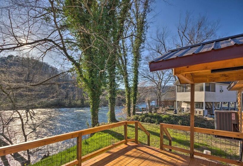 Waterfront Cabin W/ Hot Tub On Tuckasegee River!