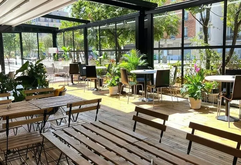 Auberge De Jeunesse Paris Hi Yves Robert