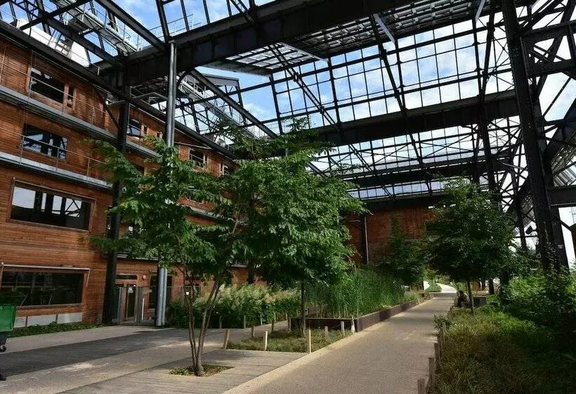 Auberge De Jeunesse Paris Hi Yves Robert