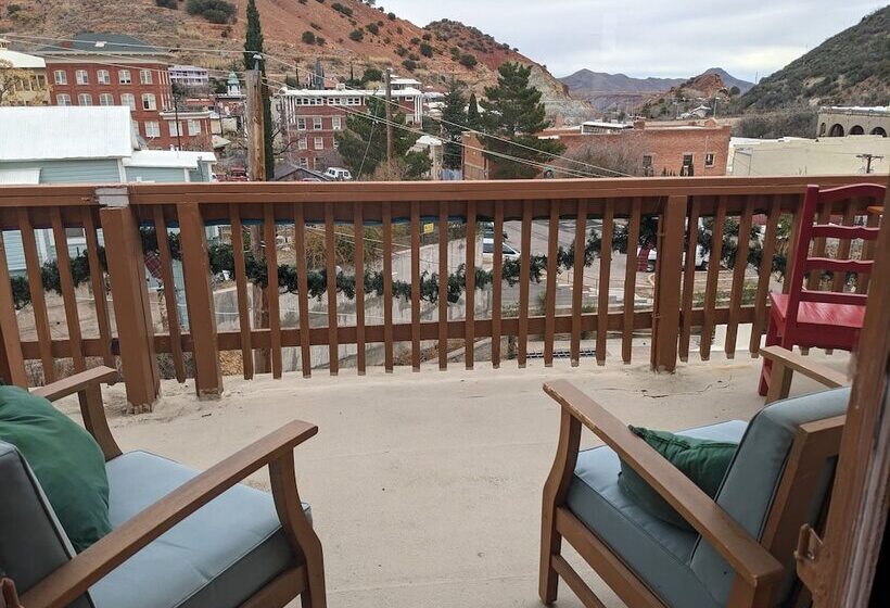 ベッドアンドブレックファースト The Oliver House