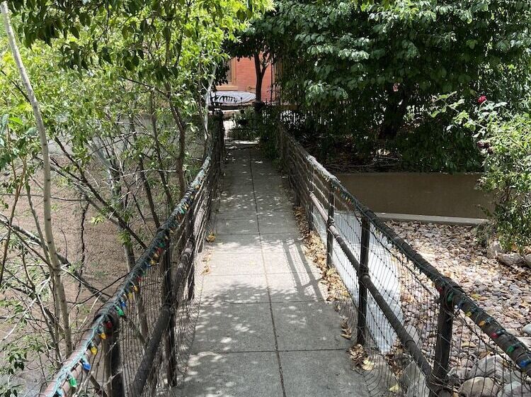 ベッドアンドブレックファースト The Oliver House