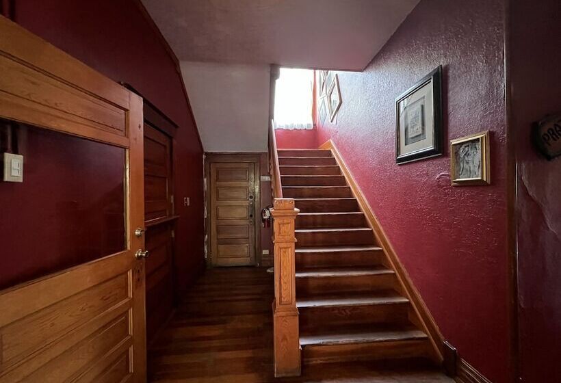 ベッドアンドブレックファースト The Oliver House