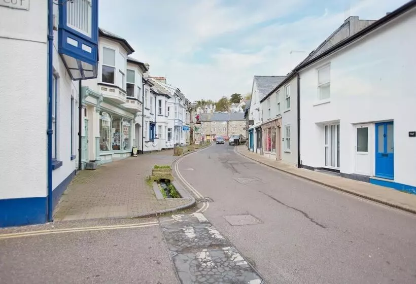 Fantastic 1bd Hideaway, 2 Minutes To The Sea