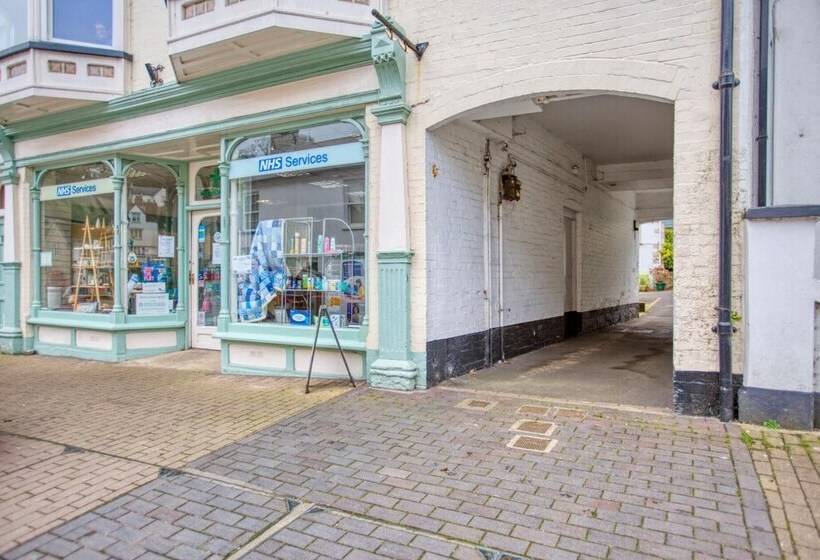 Fantastic 1bd Hideaway, 2 Minutes To The Sea