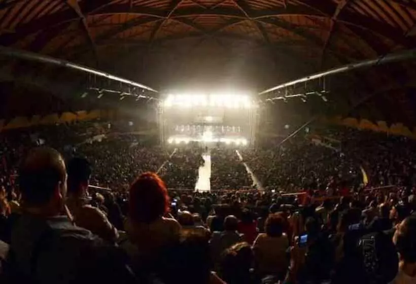 簡易ホテル Eboli