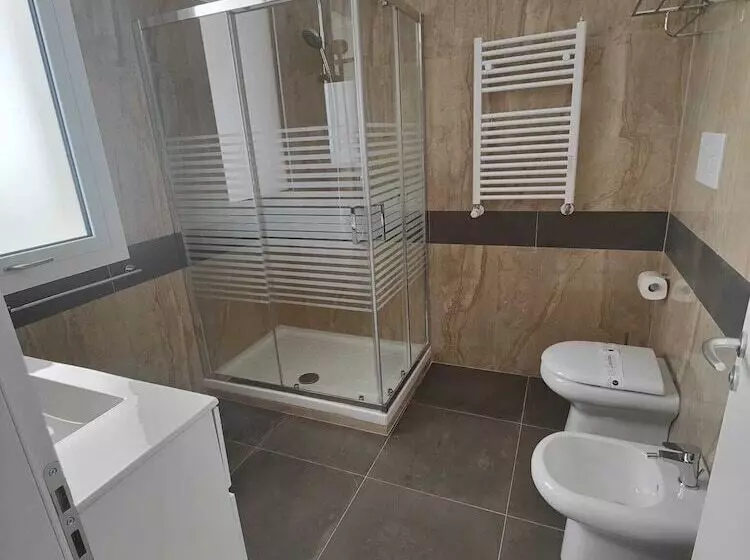 簡易ホテル Eboli