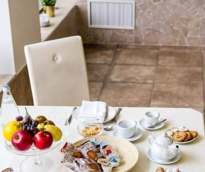 簡易ホテル Eboli