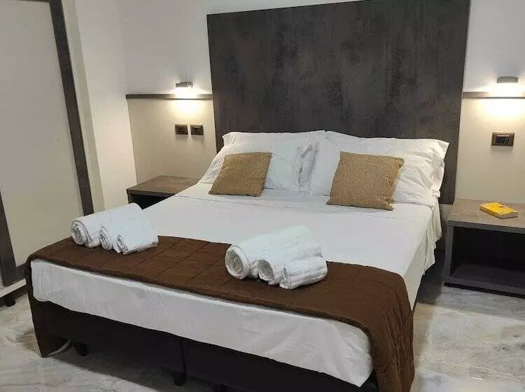 簡易ホテル Eboli