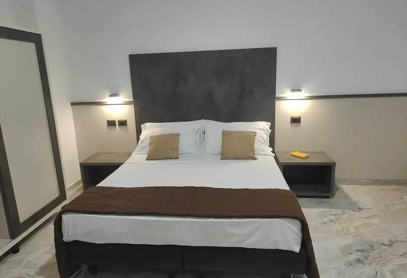 簡易ホテル Eboli