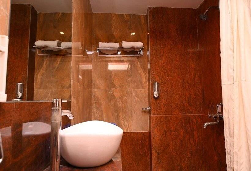 Отель Center Point