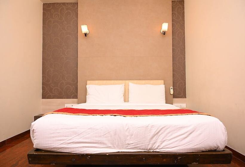 Отель Center Point