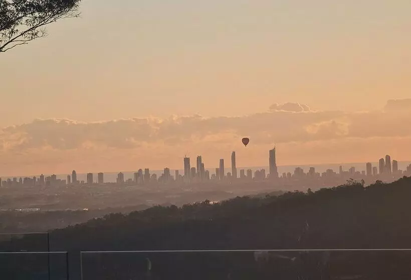 Hotelli Gold Coast Tree Houses