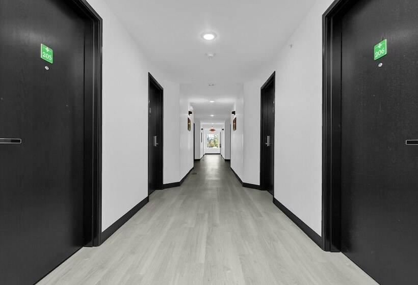 Отель Holmes Suites Inn Columbus Pataskala I 70 East