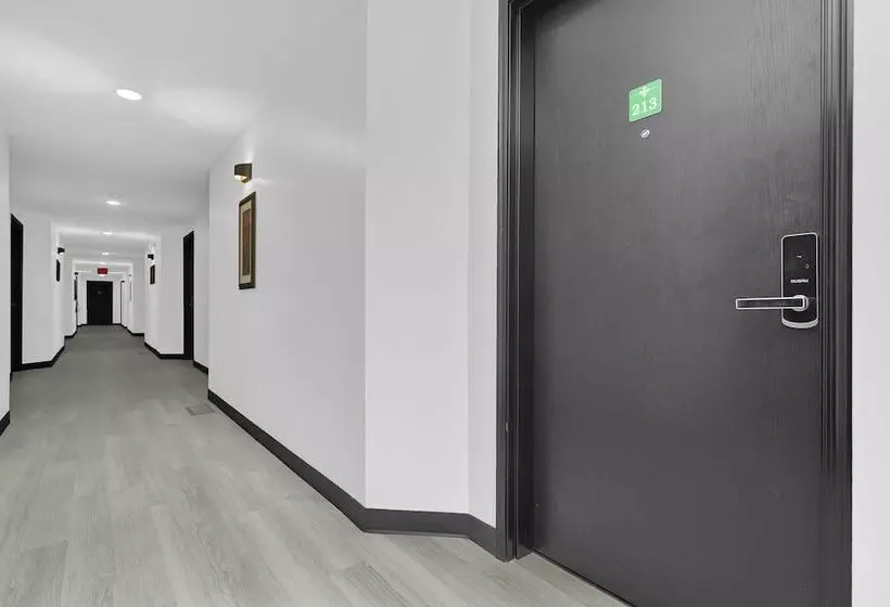 Hotelli Holmes Suites Inn Columbus Pataskala   I 70 East