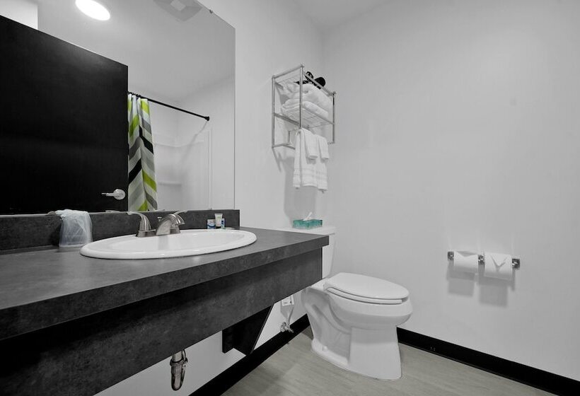 Отель Holmes Suites Inn Columbus Pataskala I 70 East