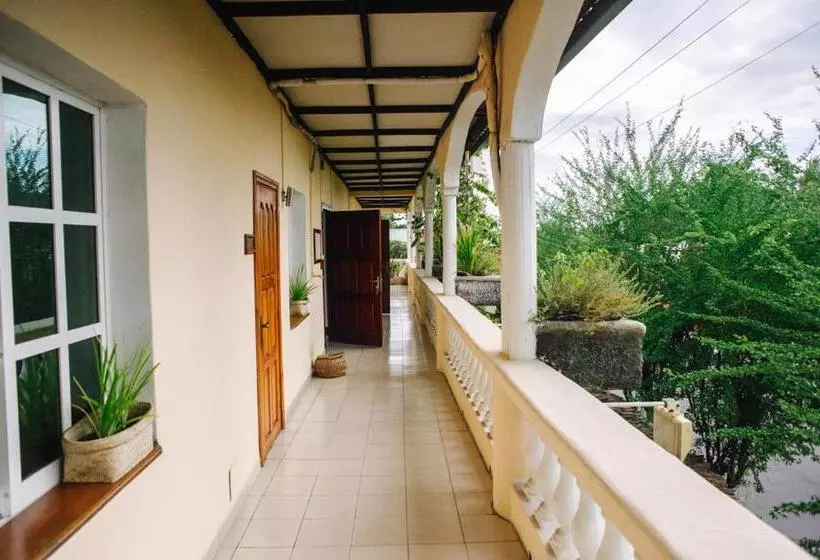 هتل Jardin De La Paix