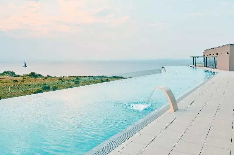 ホテル Petram Resort & Residences