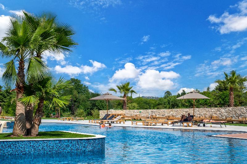 Отель Petram Resort & Residences