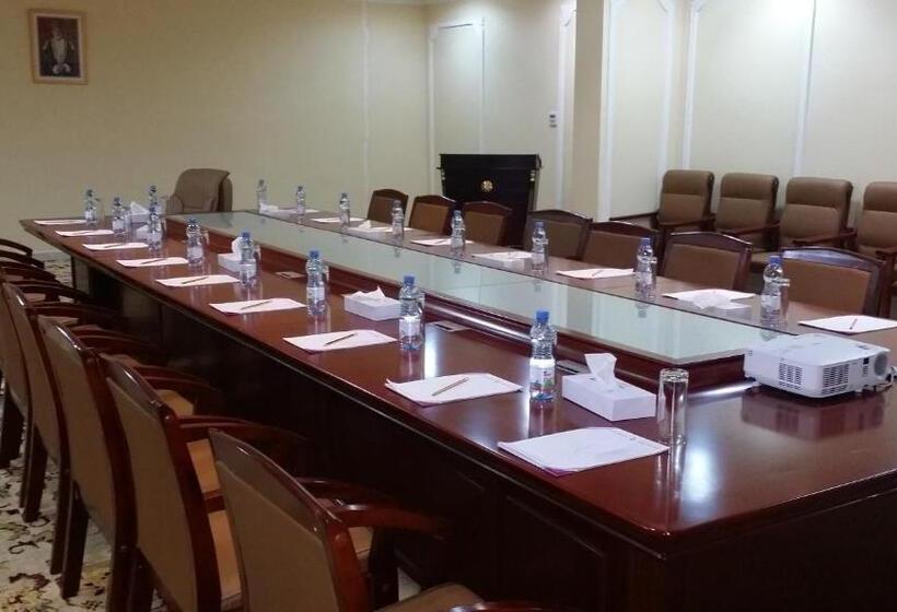 هتل Royal Gardens