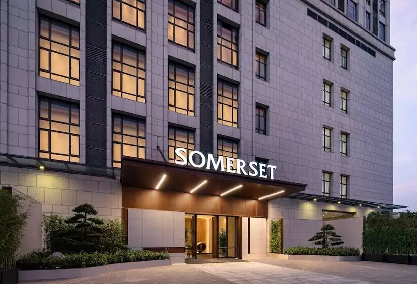 ホテル Somerset Haizhu Centre Guangzhou   Free Shuttle Bus To And From The Exhibition Hall During The Canto