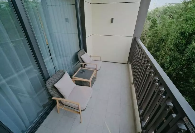 Hotelli Swisstouches Resort