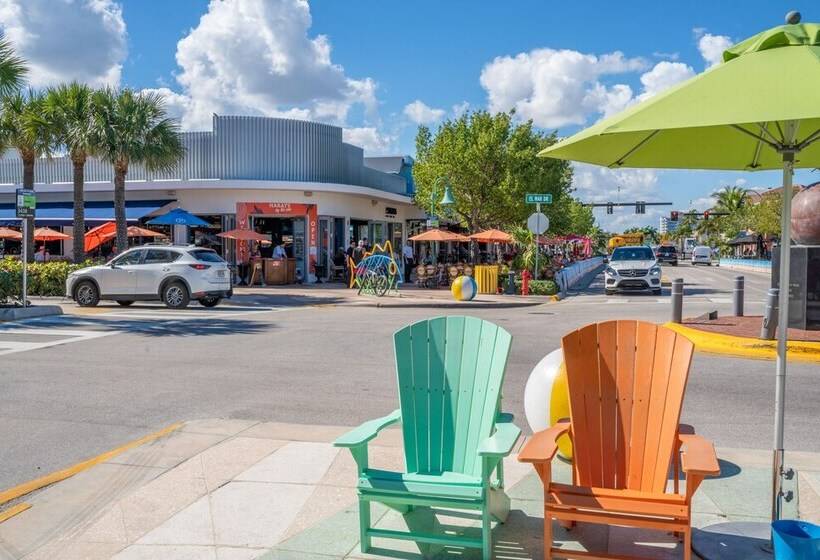 Kasa Lighthouse Point South Florida