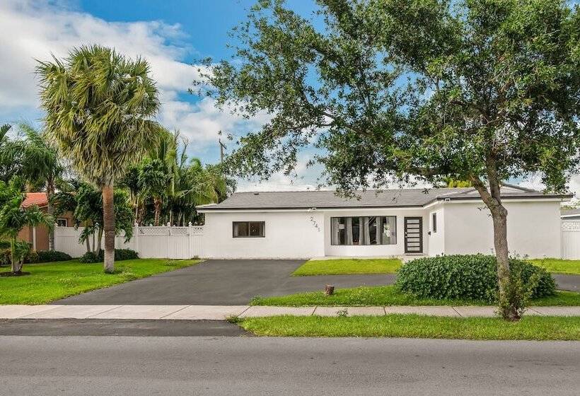 Kasa Lighthouse Point South Florida