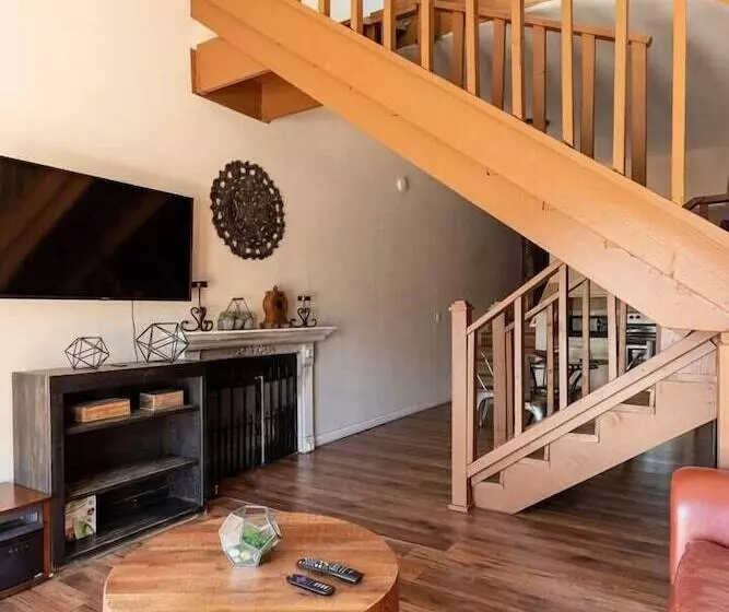 North Bay Mountains Cabins