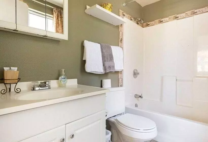 North Bay Mountains Cabins