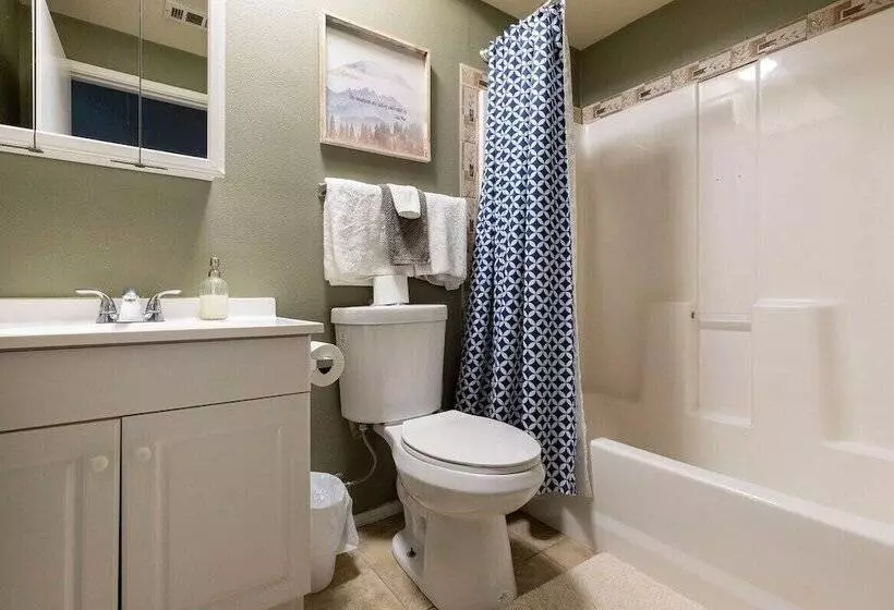 North Bay Mountains Cabins