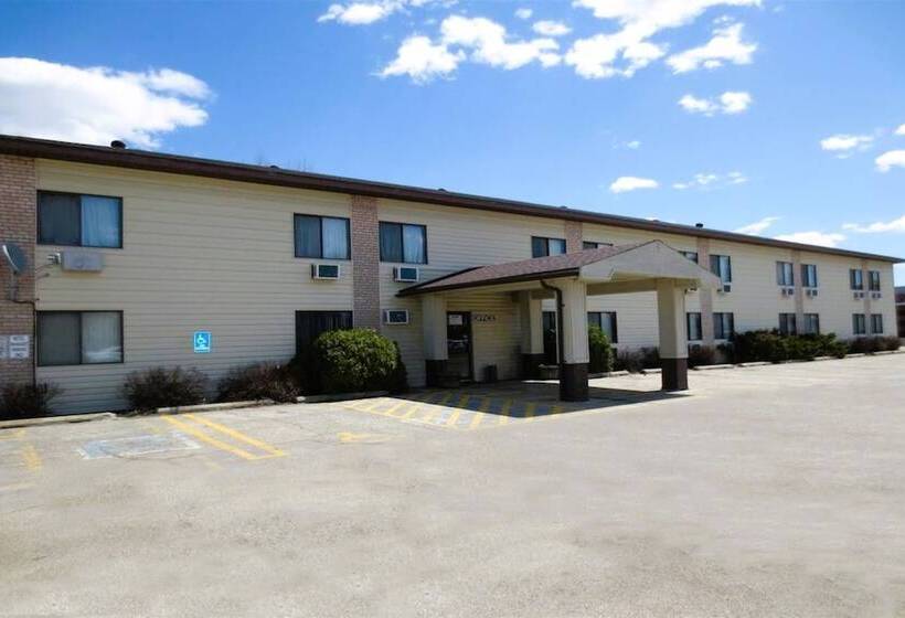 Oyo Hotel Pipestone Mn, Canterbury Park