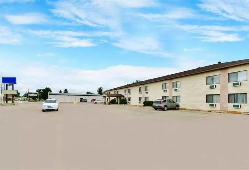 Oyo Hotel Pipestone Mn, Canterbury Park