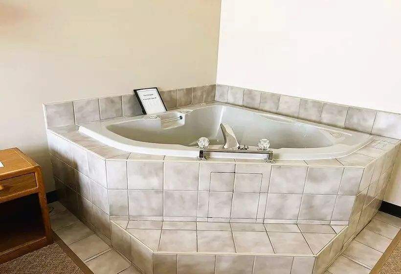 Oyo Hotel Pipestone Mn, Canterbury Park