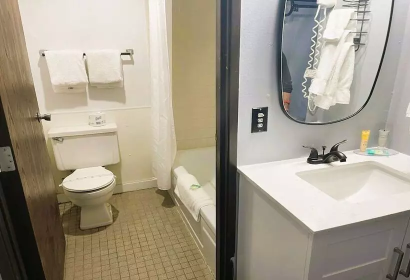 Oyo Hotel Pipestone Mn, Canterbury Park