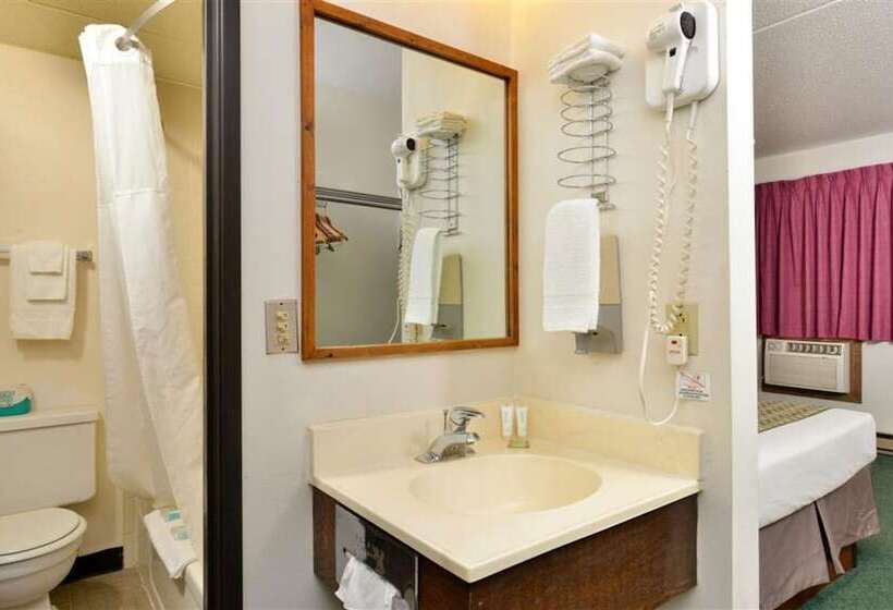 Oyo Hotel Pipestone Mn, Canterbury Park