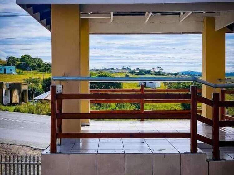 بنسيون Emampingeni Lodge