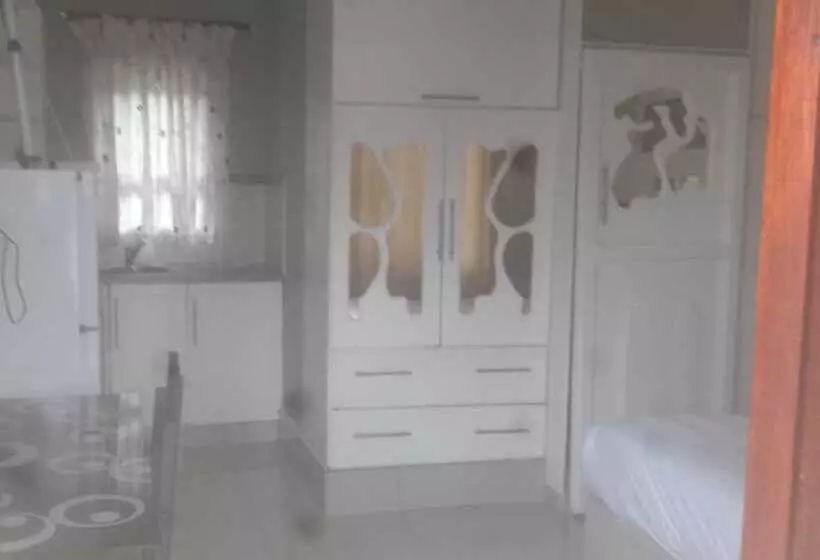 Majatalo Emampingeni Lodge