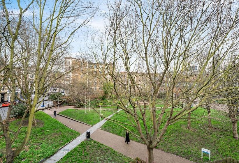 إقامة Modern Townhouse With Cinema Room In London Se1