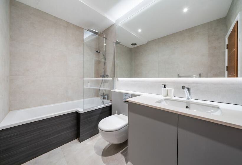 إقامة Modern Townhouse With Cinema Room In London Se1