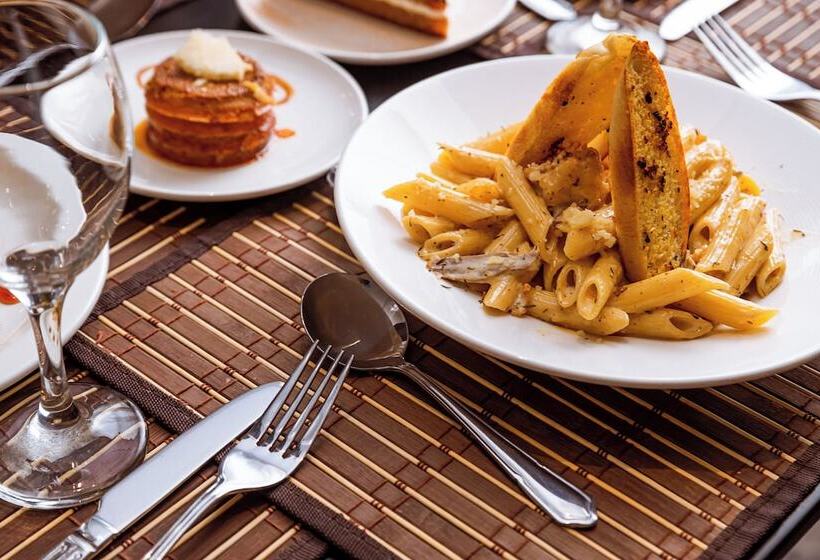 هتل Ikogosi Warm Springs Resort