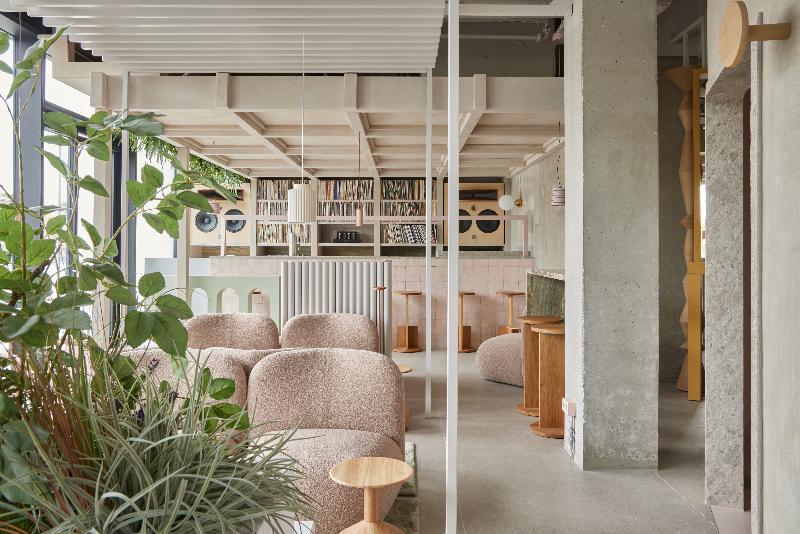 Hotel Locke At East Side Gallery