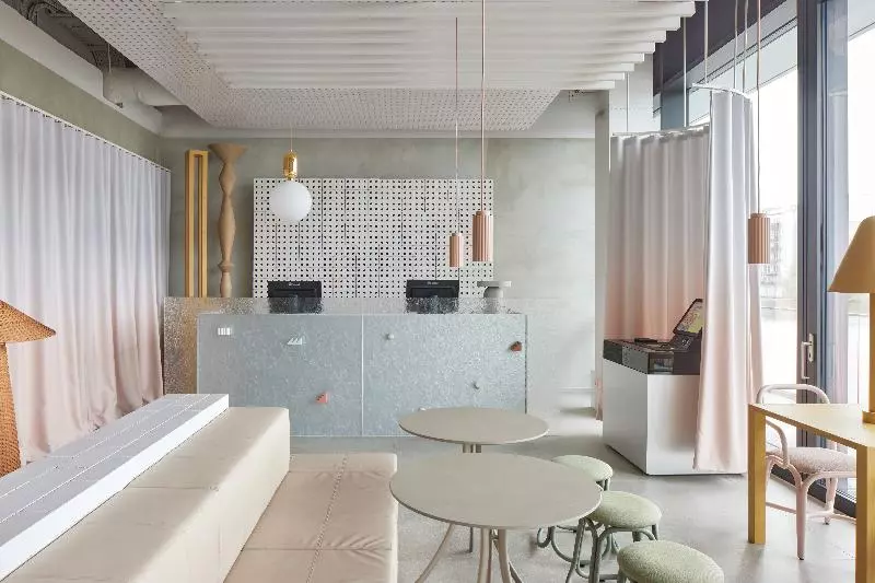 Hotelli Locke At East Side Gallery