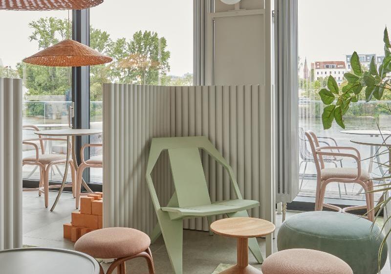 Hotel Locke At East Side Gallery