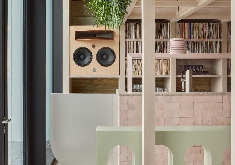 Hotel Locke At East Side Gallery