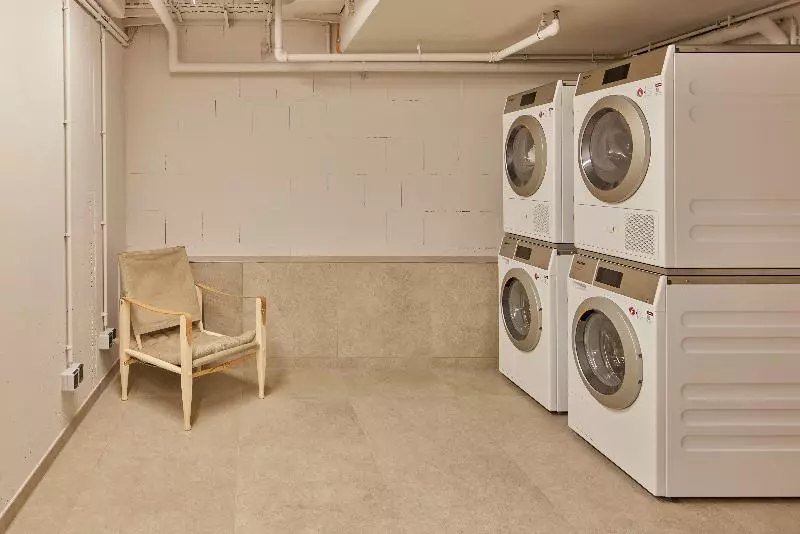 Hotelli Locke At East Side Gallery